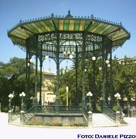 VillaComunale1.JPG (22804 byte)