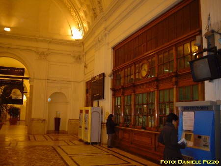 Biglietteria della stazione di Napoli Mergellina